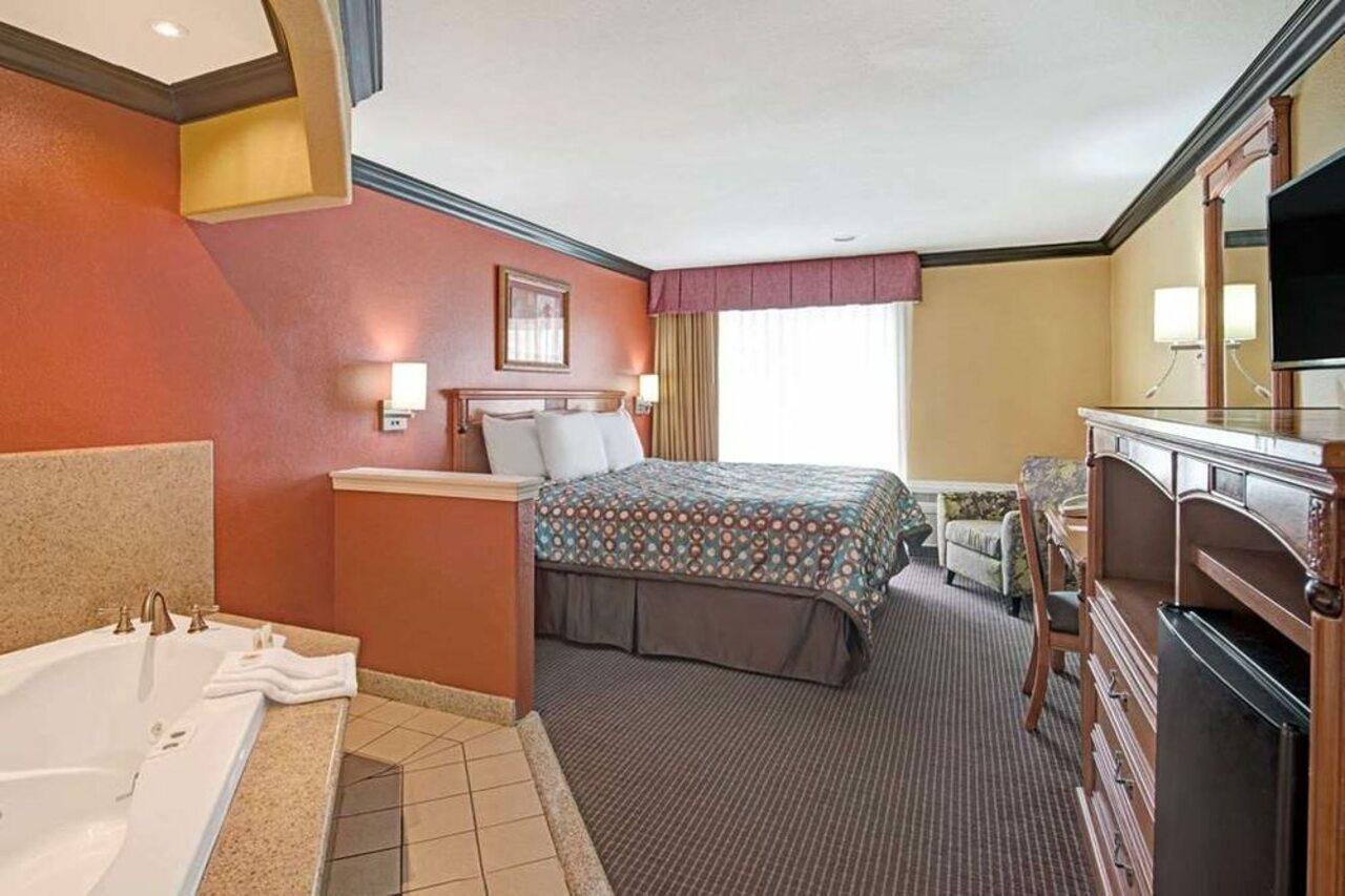 סקרמנטו Quality Inn & Suites מראה חיצוני תמונה